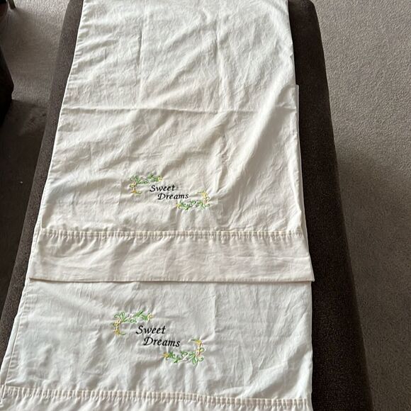 Set (2) Creamy Beige 100% Cotton 540 Thread  Kirkland Embroidered Pillowcases - Picture 10 of 16